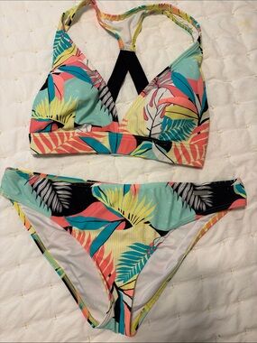 Tropical Leaf Print Bikini Set in Multi